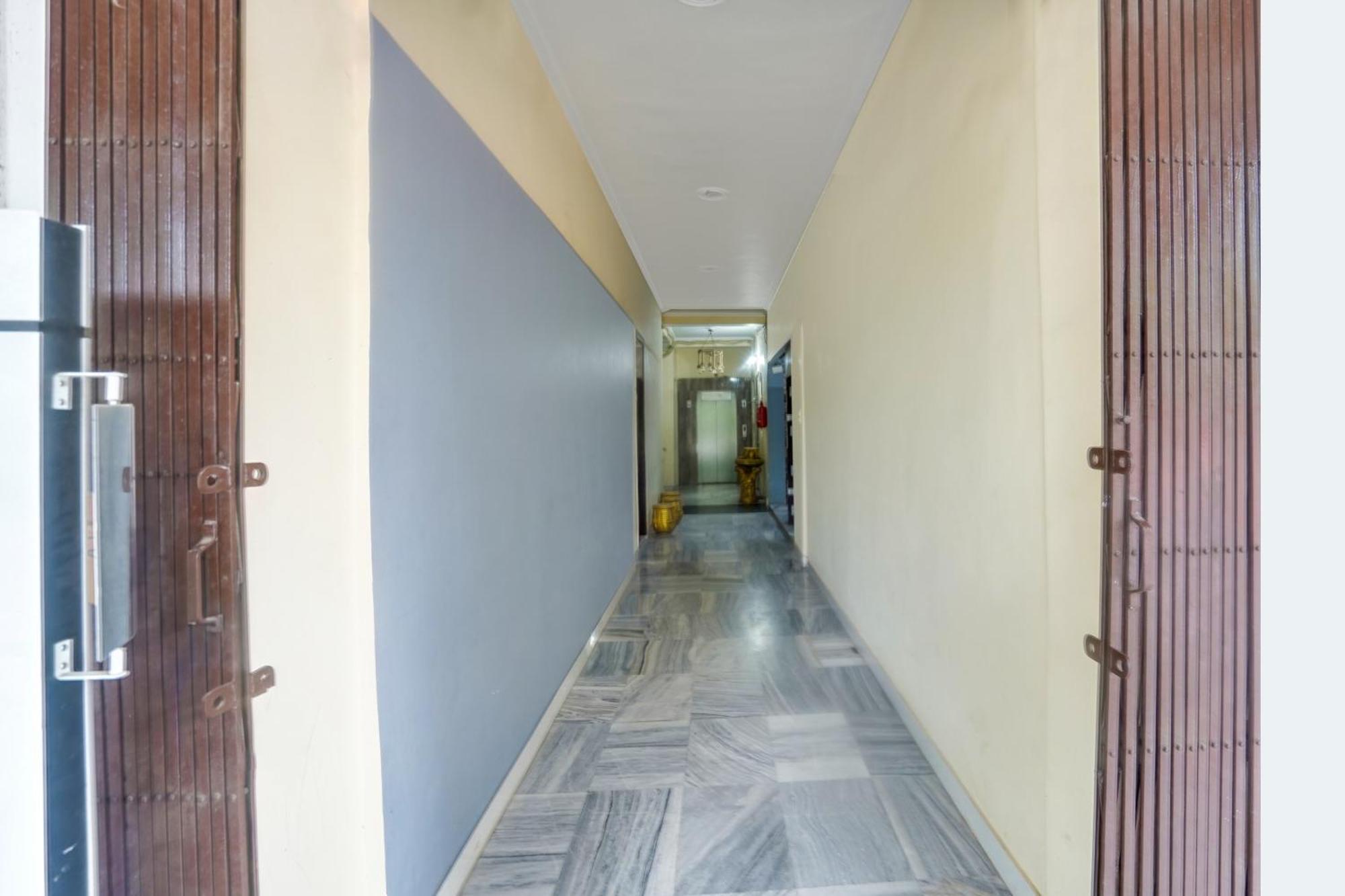 Super Collection O Rajapur Circuit House Hotel Prayagraj Luaran gambar