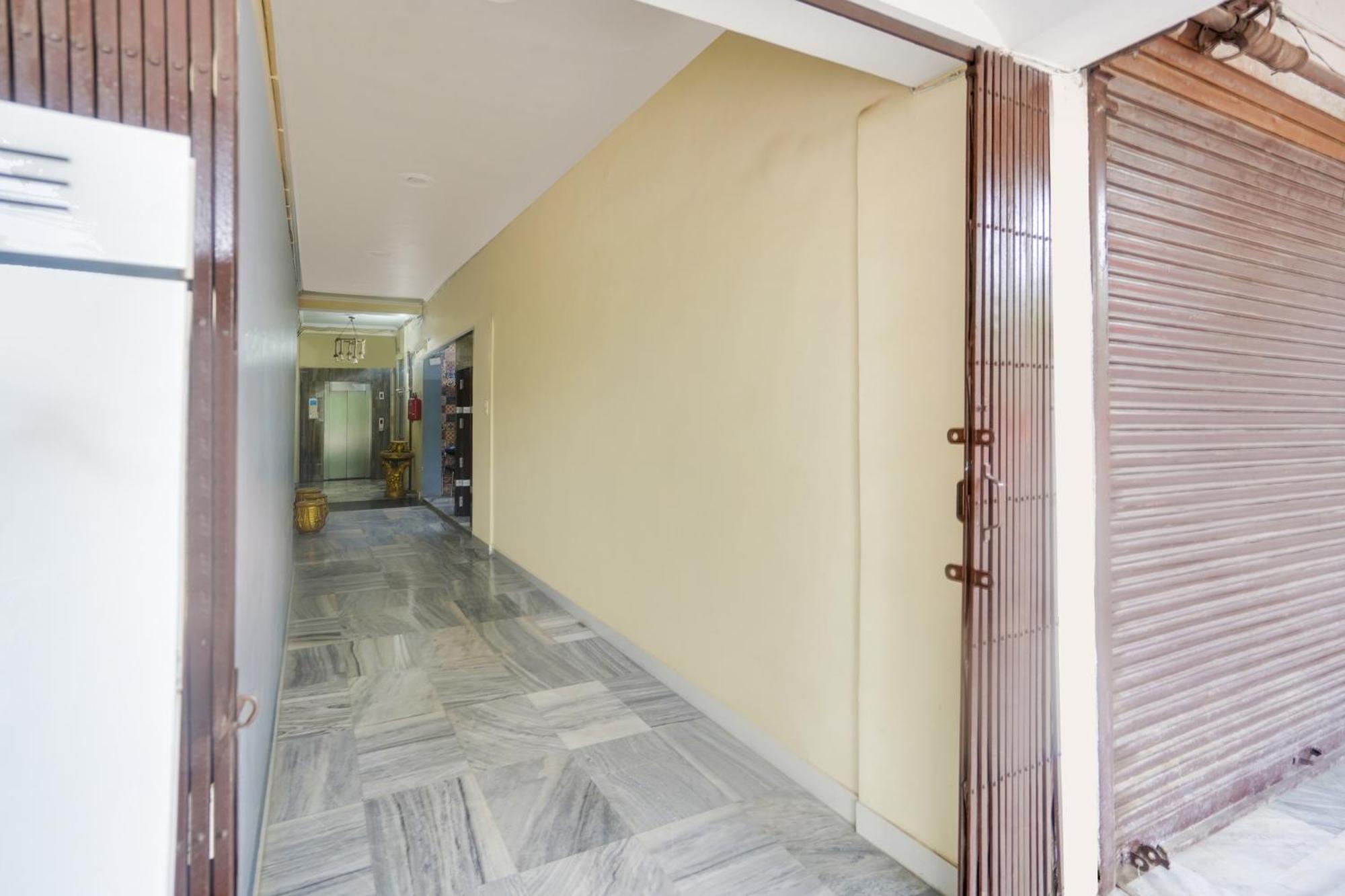 Super Collection O Rajapur Circuit House Hotel Prayagraj Luaran gambar